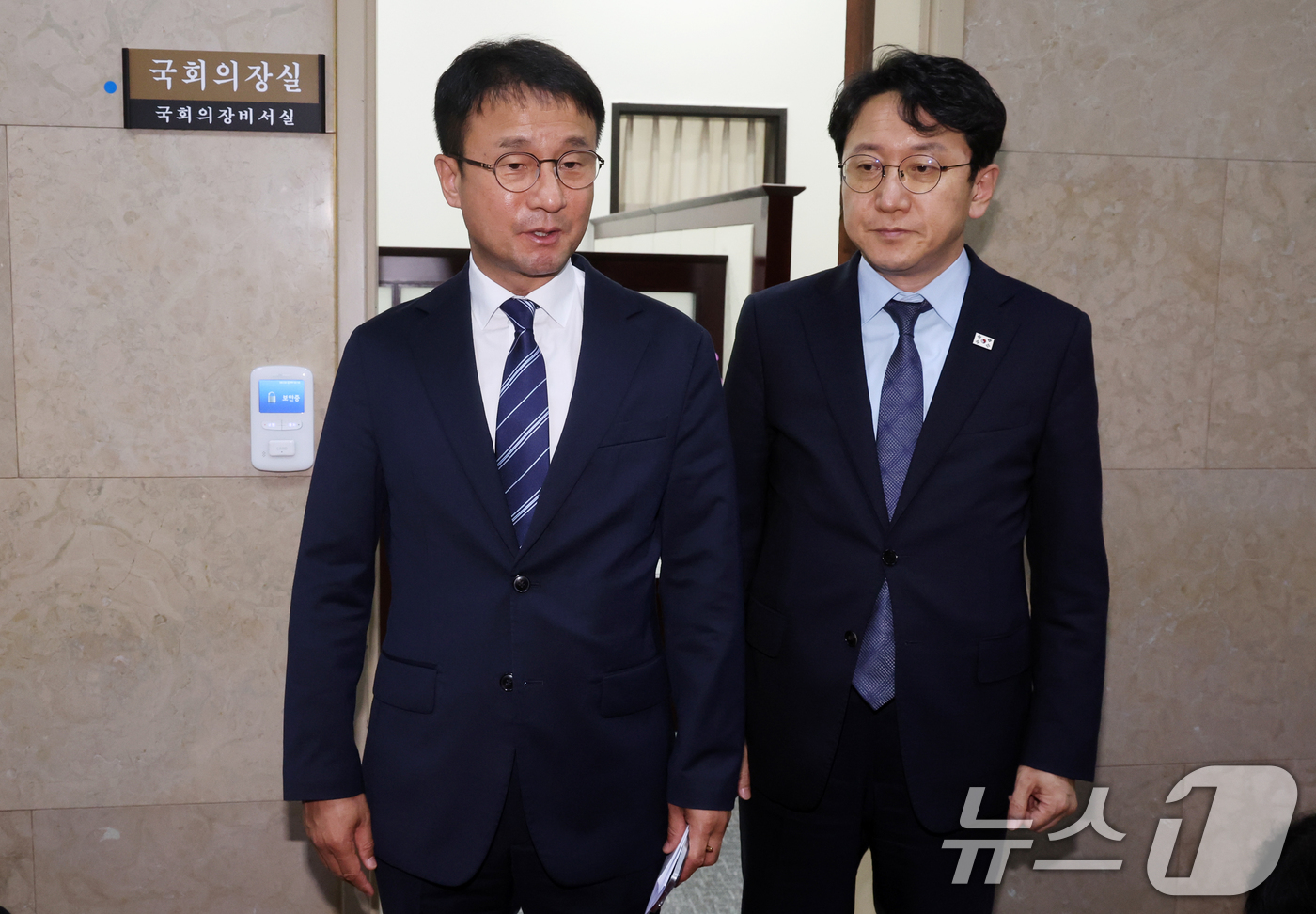 (서울=뉴스1) 황기선 기자 = 한병도 더불어민주당 한병도 당대표 직무대행 겸 원내대표가 26일 오후 서울 여의도 국회에서 상임위원회 위원 명단 제출 관련 국회의장 항의방문을 마치 …