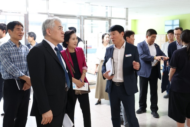 "현장 목소리 듣겠다" 세종교육감직 인수위 장영실고 방문