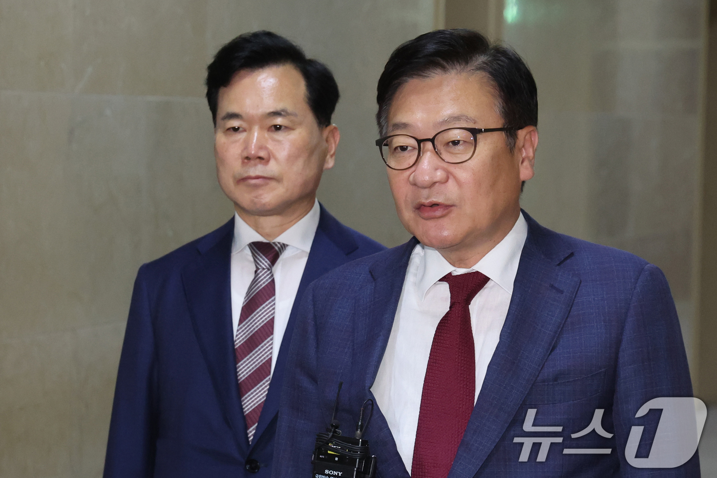 (서울=뉴스1) 황기선 기자 = 정점식 국민의힘 원내대표가 26일 오후 서울 여의도 국회에서 원 구성 협상을 위한 여야 원내대표 회동을 마치고 취재진 질문에 답하고 있다. 2026 …