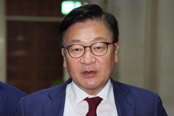 회동 마치고 취재진 질문에 답하는 정점식 원내대표