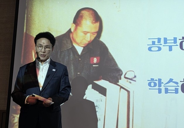 박지원 "유시민, 왜 우리끼리 파묘를…적통? 鄭보단 김민석, DJ가 뽑아"
