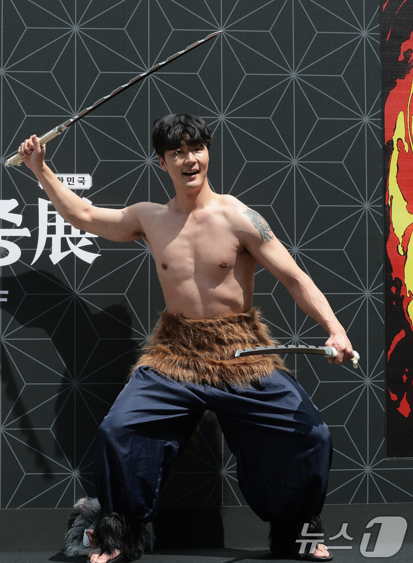 (서울=뉴스1) 권현진 기자 = 크리에이터 말왕이 26일 서울 성동구 에스팩토리에서 열린 ‘귀멸의 칼날: 전집중展’ 전시회에 참석해 포즈를 취하고 있다. 2026.6.26/뉴스1