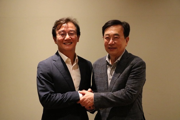 전재수 "부산 위함에는 여야 없다"…역대 시장 잇달아 예방