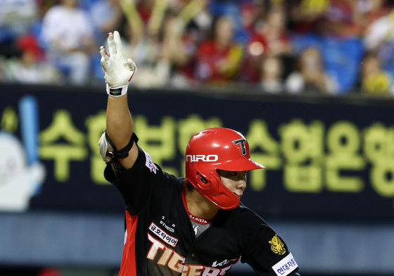 2점 적시타로 따라가는 KIA