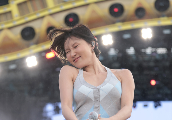 화사, 시원한 무대