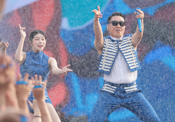검찰, '수면제 비대면 처방·대리 수령' 싸이 약식기소