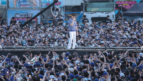 성시경, 싸이 흠뻑쇼 출격