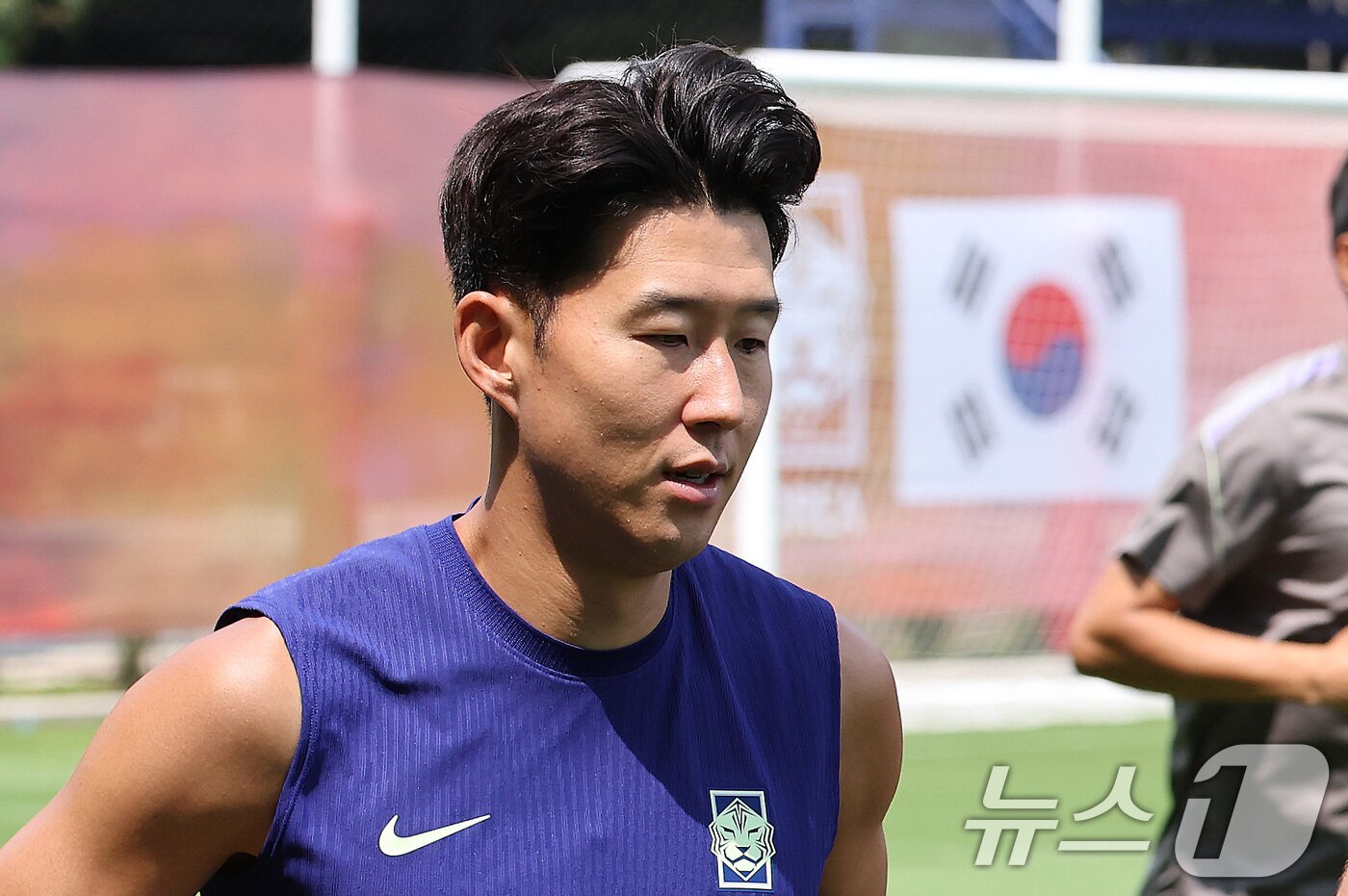 본문 이미지 - 대한민국 축구국가대표팀 손흥민이 27일(현지시간) 멕시코 과달라하라 인근 대한민국 축구대표팀의 베이스캠프 훈련장인 치바스 바예 베르데에서 훈련을 하고 있다. 2026.6.28 ⓒ 뉴스1 임세영 기자