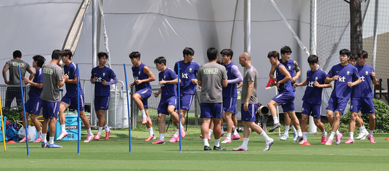훈련 소화하는 대한민국 축구대표팀