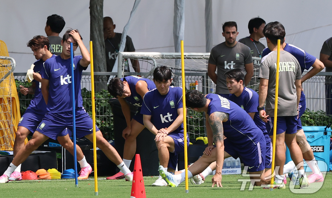(과달라하라(멕시코)=뉴스1) 임세영 기자 = 대한민국 축구국가대표팀 손흥민을 비롯한 선수들이 27일(현지시간) 멕시코 과달라하라 인근 대한민국 축구대표팀의 베이스캠프 훈련장인 치 …