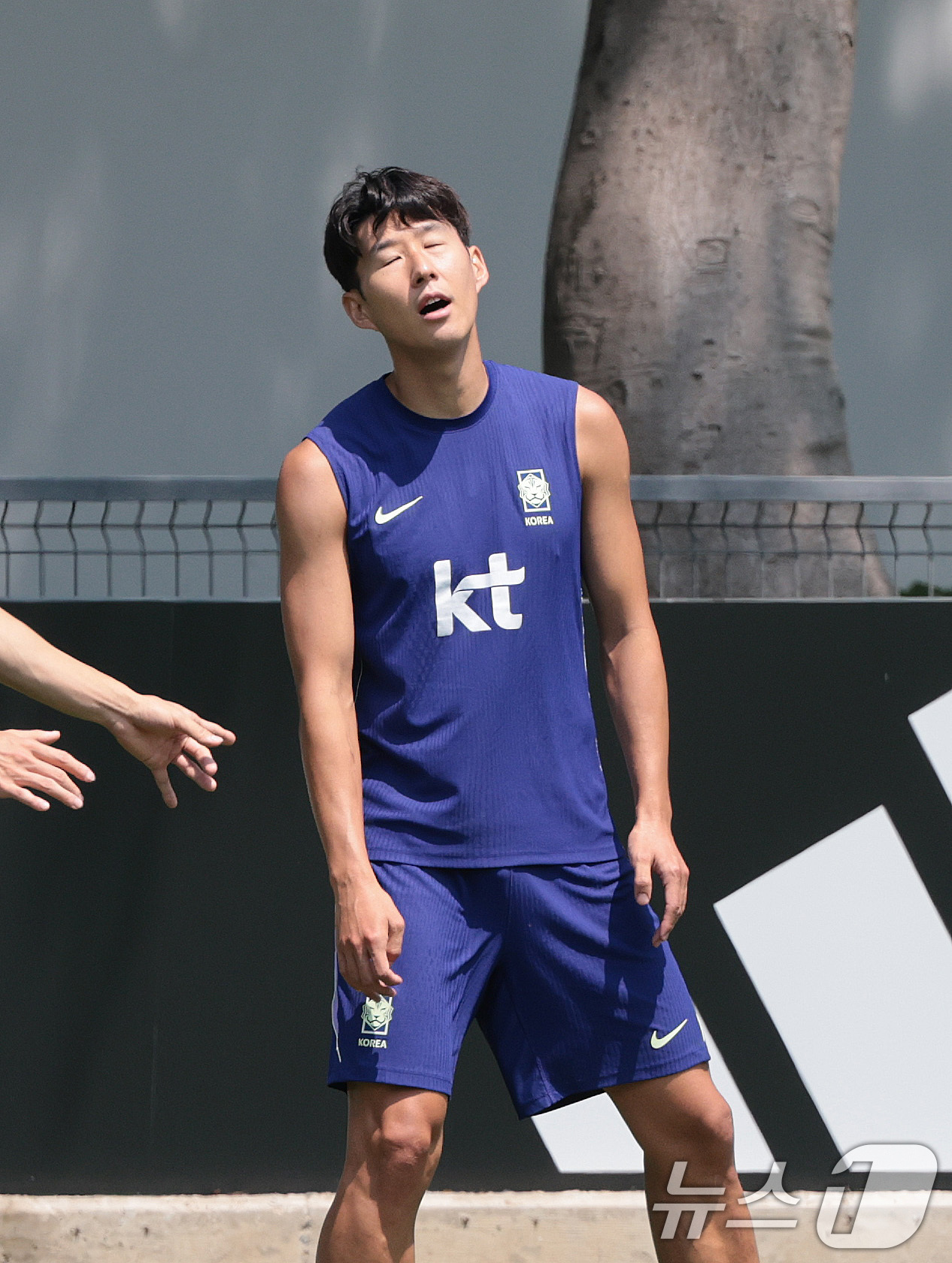 (과달라하라(멕시코)=뉴스1) 박지혜 기자 = 한국 축구 국가대표팀 주장 손흥민이 27일(현지시간) 멕시코 과달라하라 인근 사포판 치바스 바예 베르데 훈련장에 마련된 베이스캠프에서 …