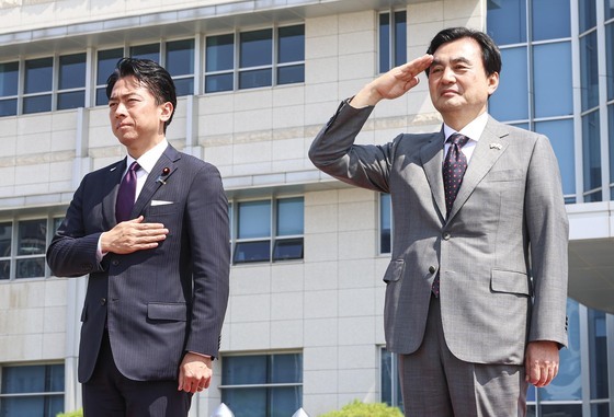 한일 국방장관 "한미일 공조 지속 협의·AI 첨단 기술 협력 강화"