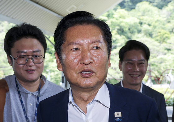 민주당 청년 당선인 워크숍 참석하는 정청래 전 대표