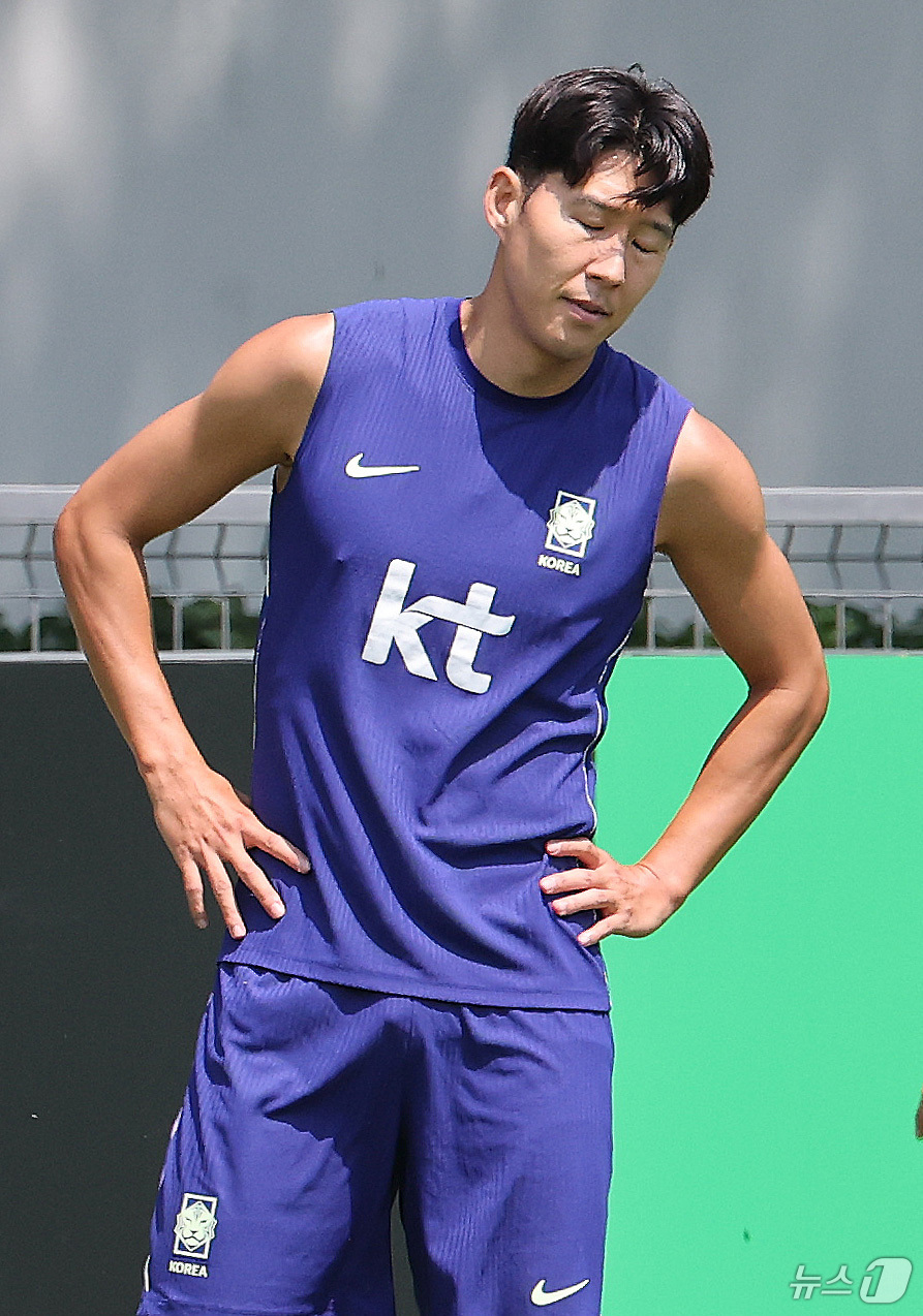 (과달라하라(멕시코)=뉴스1) 임세영 기자 = 대한민국 축구국가대표팀 손흥민이 27일(현지시간) 멕시코 과달라하라 인근 대한민국 축구대표팀의 베이스캠프 훈련장인 치바스 바예 베르데 …