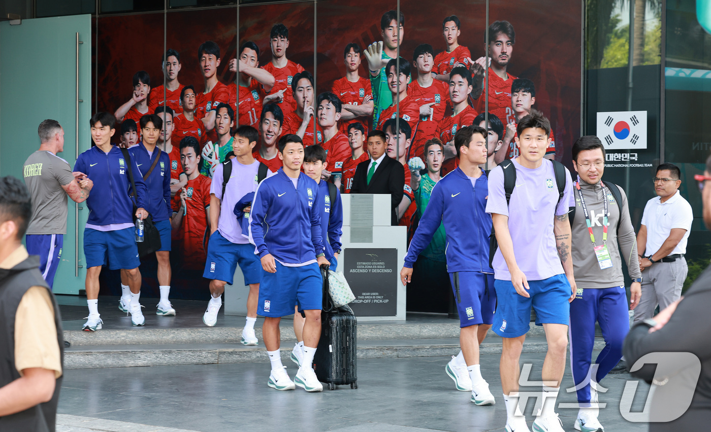 (과달라하라(멕시코)=뉴스1) 임세영 기자 = 대한민국 축구국가대표팀 김민재, 오현규, 황희찬, 김문환, 백승호, 설영우, 황인범 등이 28일(현지시간) 멕시코 할리스코 과달라하라 …