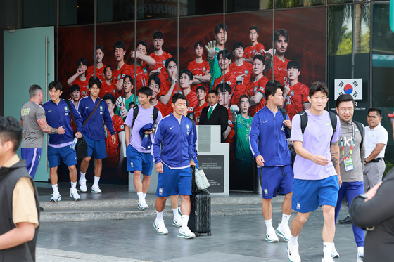 한국으로 출발하는 대한민국 축구대표팀