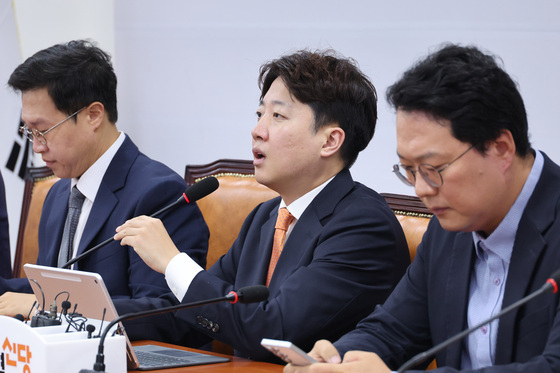 모두발언하는 이준석 대표