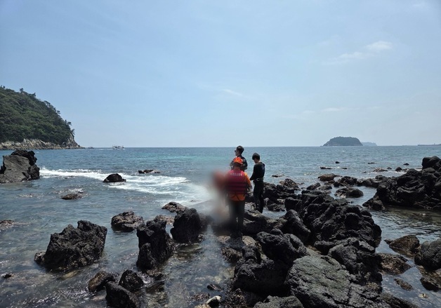 서귀포 보목동 해상에서 20대 관광객 4명 구조