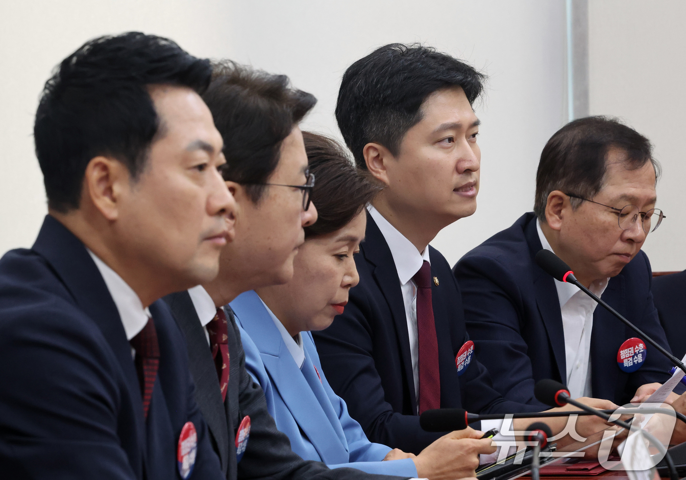 (서울=뉴스1) 황기선 기자 = 우재준 국민의힘 청년 최고위원이 29일 오전 서울 여의도 국회에서 열린 최고위원회의에서 모두발언을 하고 있다.이날 우 최고위원은 모두발언을 통해 장 …