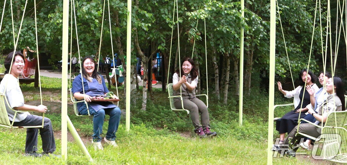 본문 이미지 - 제천시 덕산면에 거주하는 MZ세대과 국립공원공단 월악산국립공원사무소가 상생하고 있다. ⓒ 뉴스1 손도언 기자   