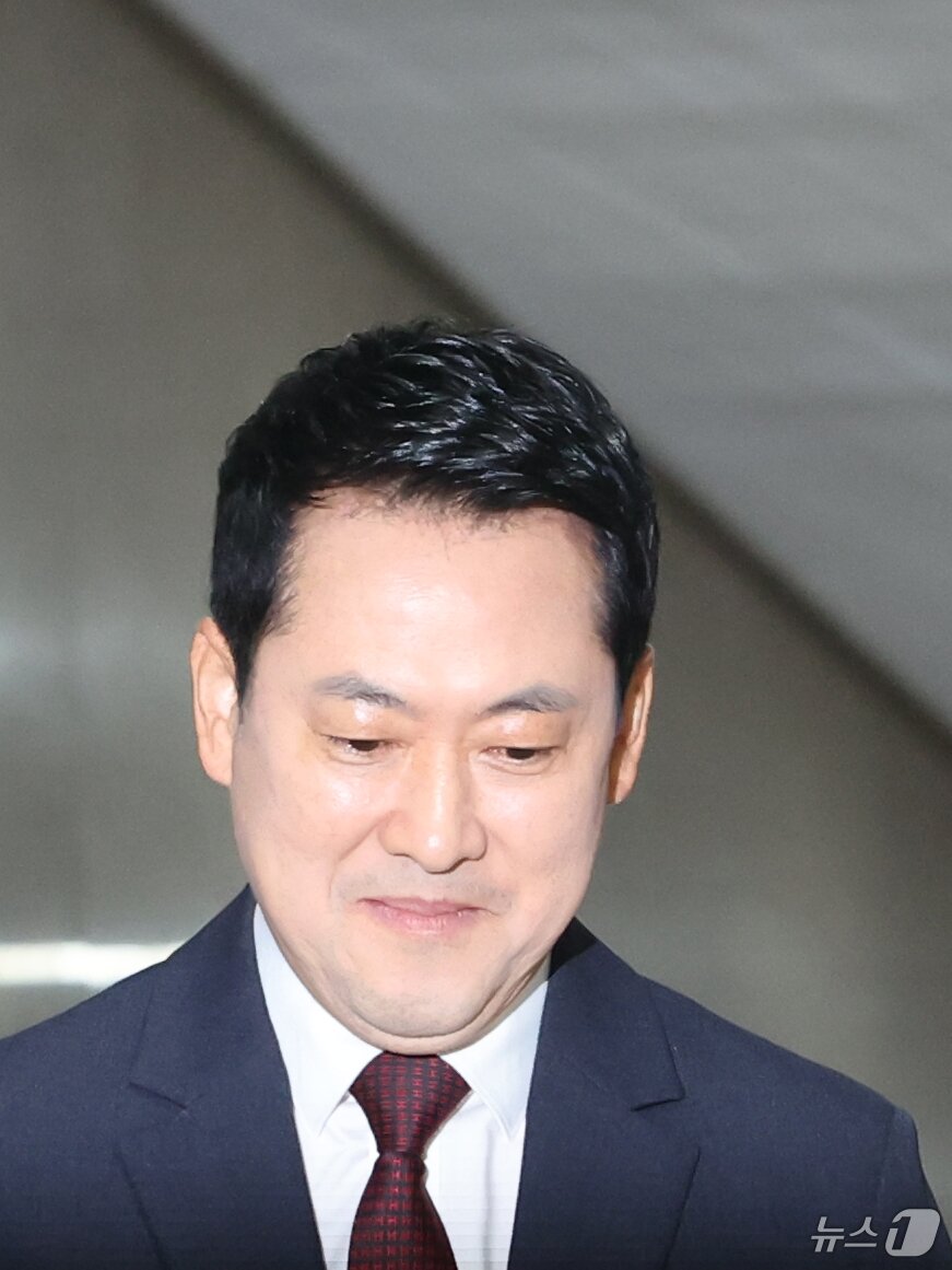 본문 이미지 - 장동혁 국민의힘 대표가 29일 오전 서울 여의도 국회에서 열린 최고위원회의에 참석하고 있다. 2026.6.29 ⓒ 뉴스1 황기선 기자