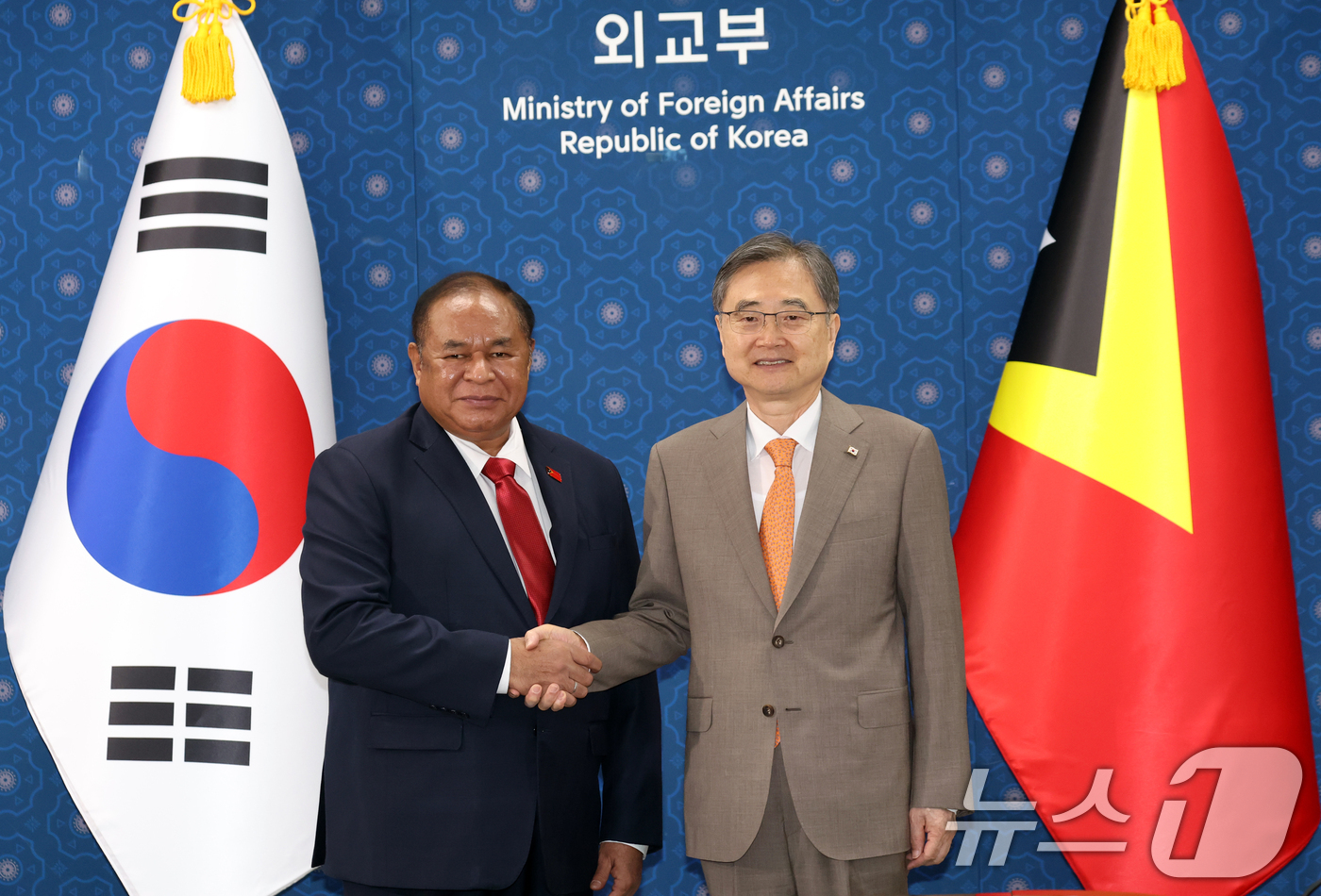 (서울=뉴스1) 김명섭 기자 = 조현 외교장관과 밴디토 도스 산토스 프레이타스 동티모를 외교장관이 29일 서울 종로구 정부서울청사 별관 외교부에서 열린 한·동티모르 외교장관 회담에 …
