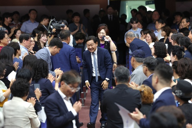 한 달 만에 SNS 복귀 김관영 전 전북지사…"명청대전 끝내야"