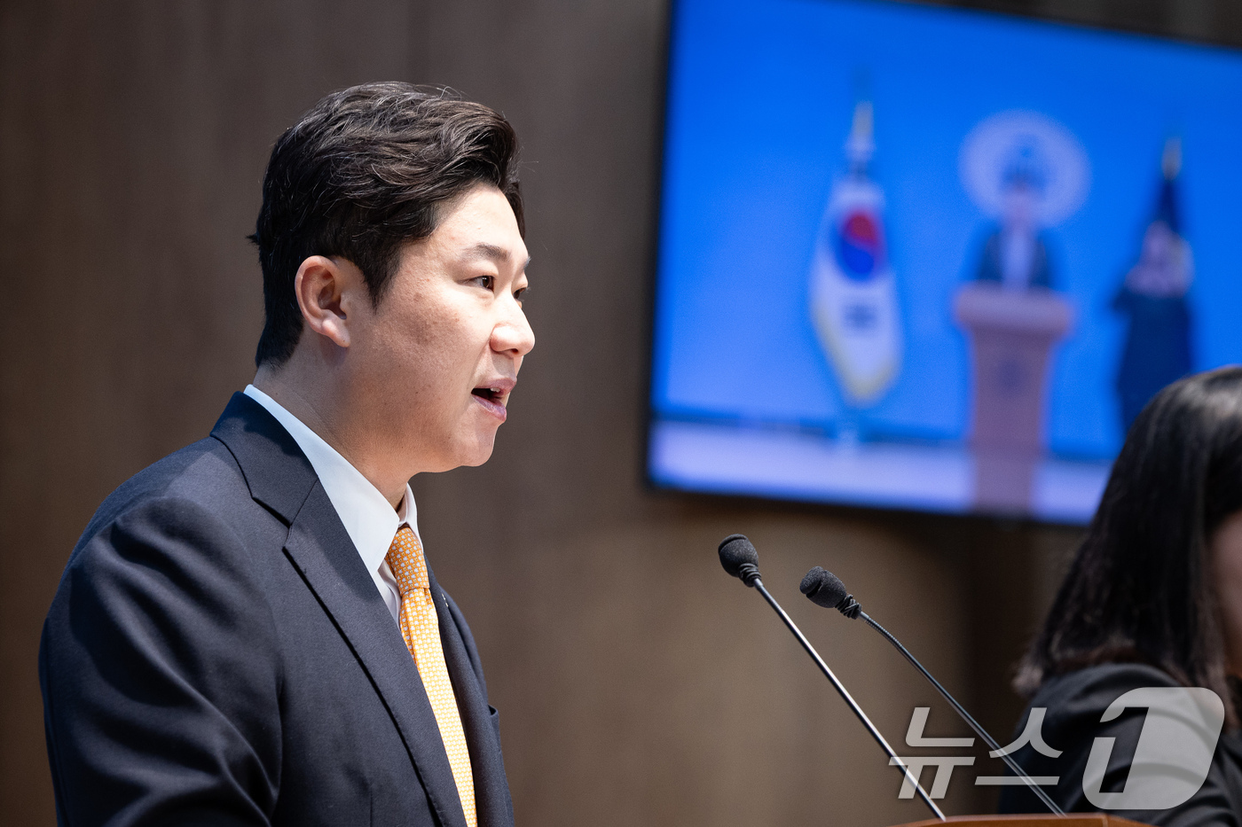 (서울=뉴스1) 유승관 기자 = 진종오 국민의힘 의원이 29일 서울 여의도 국회 소통관에서 축구협회 관련 기자회견을 하고 있다. 2026.6.29/뉴스1
