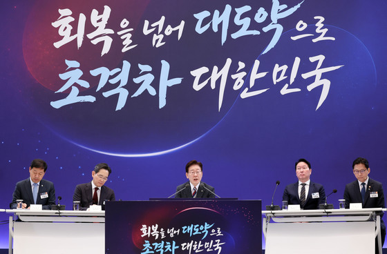 광주·서남권 반도체축 세운다…정부·삼성·SK '4755조' 메가 프로젝트 가동(종합)