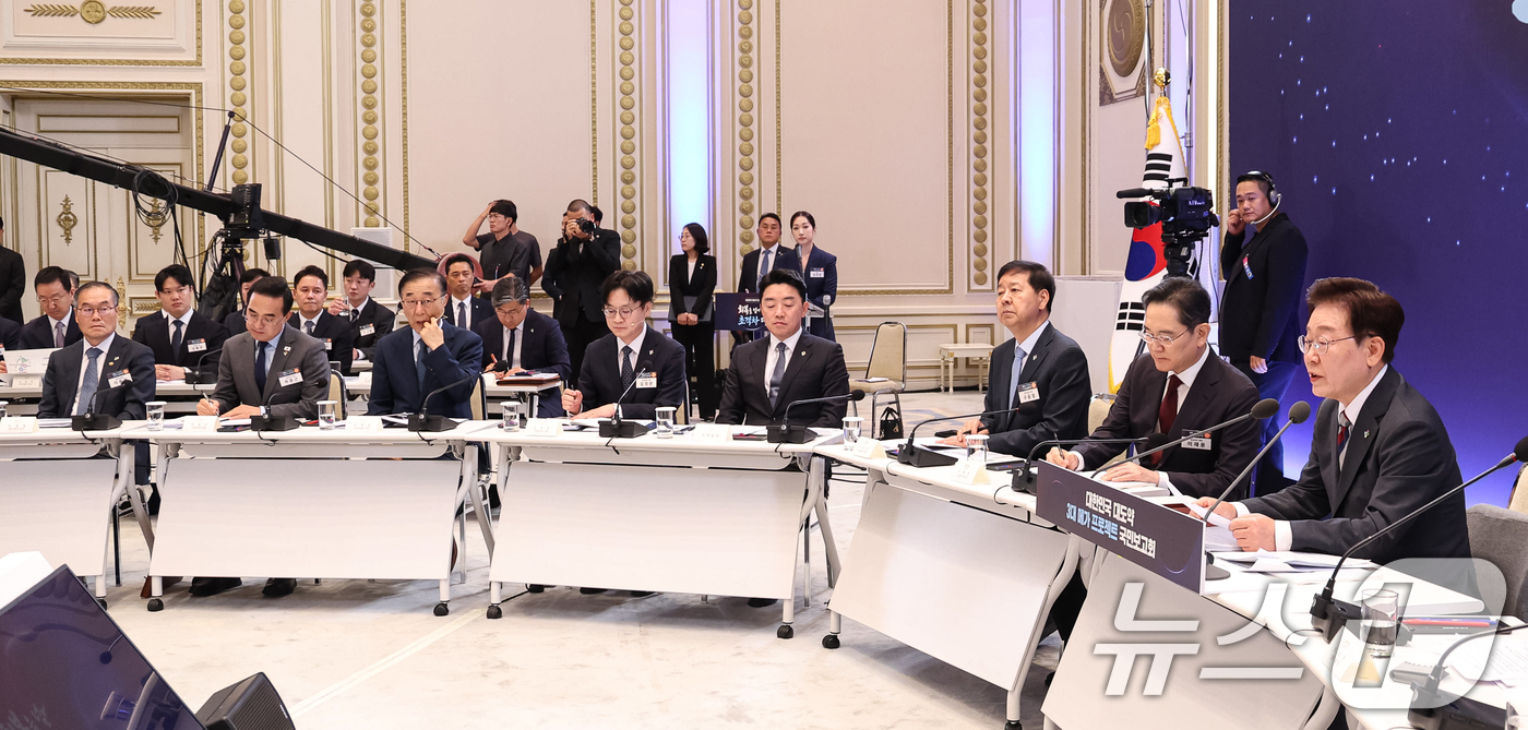 (서울=뉴스1) 허경 기자 = 이재명 대통령이 29일 청와대 영빈관에서 열린 대한민국 대도약 3대 메가프로젝트 국민보고회에서 발언하고 있다. 2026.6.29/뉴스1