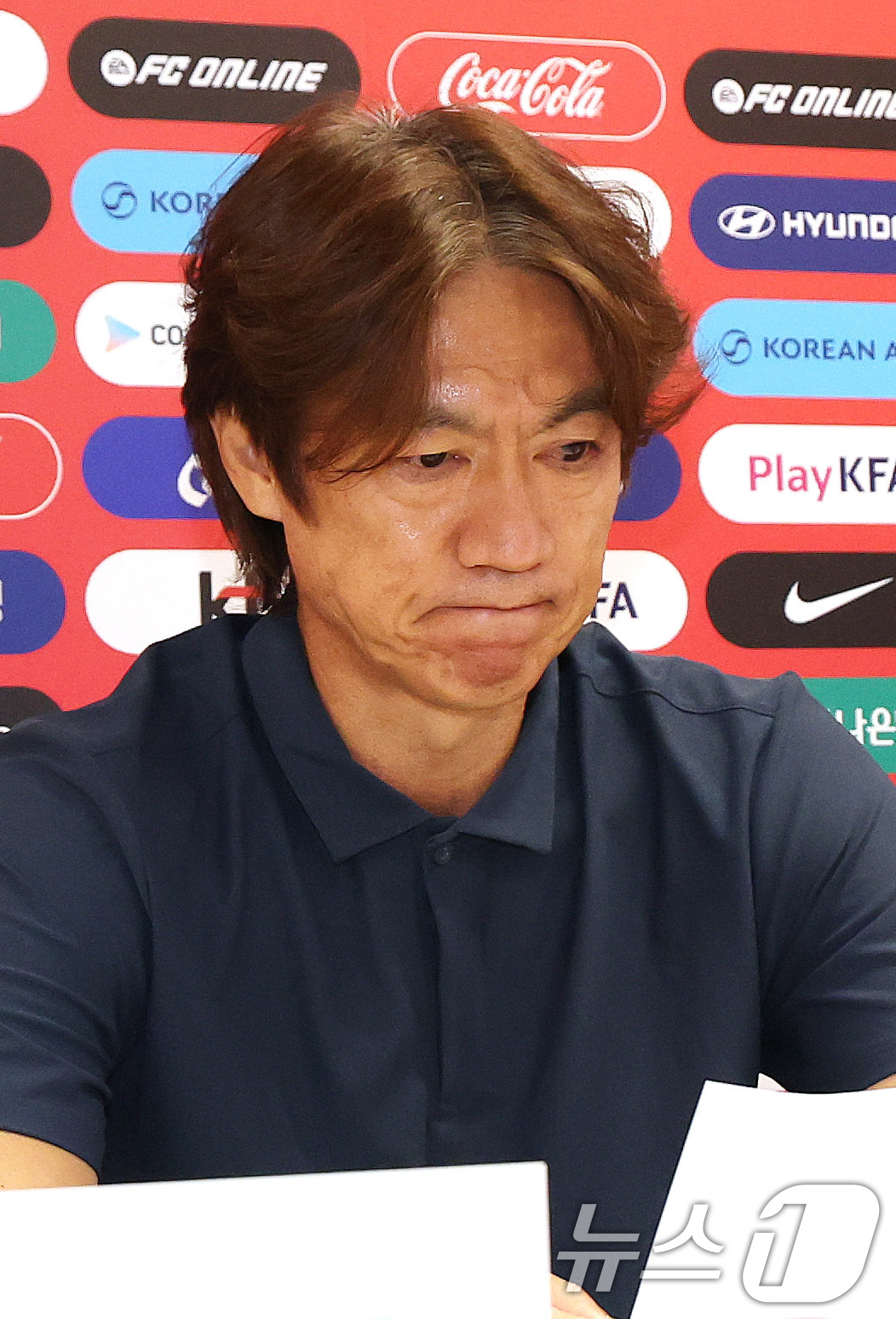 (과달라하라(멕시코)=뉴스1) 박지혜 기자 = 한국 축구 국가대표팀 홍명보 감독이 28일(현지시간) 멕시코 과달라하라 인근 사포판 치바스 바예 베르데 훈련장에 마련된 베이스캠프에서 …