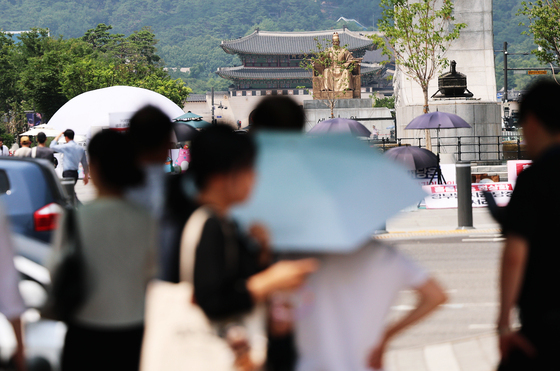 호우 물러가자 30도 이상 더위…동해·삼척·강릉에 폭염주의보