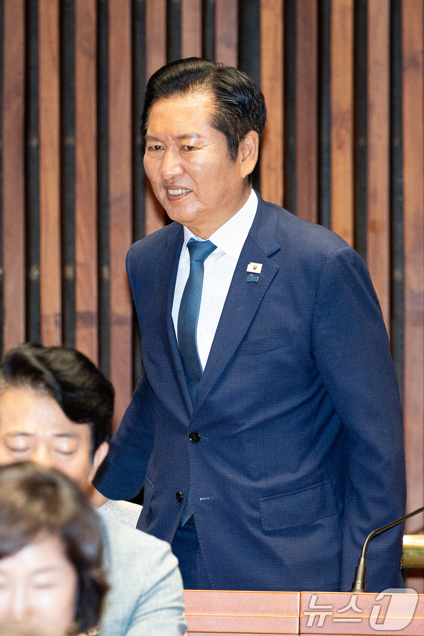 (서울=뉴스1) 유승관 기자 = 정청래 전 더불어민주당 대표가 29일 서울 여의도 국회에서 열린 의원총회에 참석하고 있다. 2026.6.29/뉴스1
