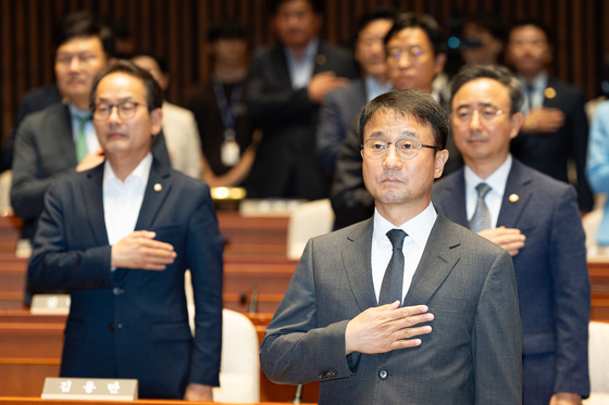 與 비공개 의총서 정책위 보고…"2차 검찰개혁, 5월 처리 어려웠다"