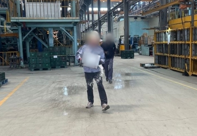 노조 현장 안전점검 막으려…인화성 물질 뿌린 업체 임원