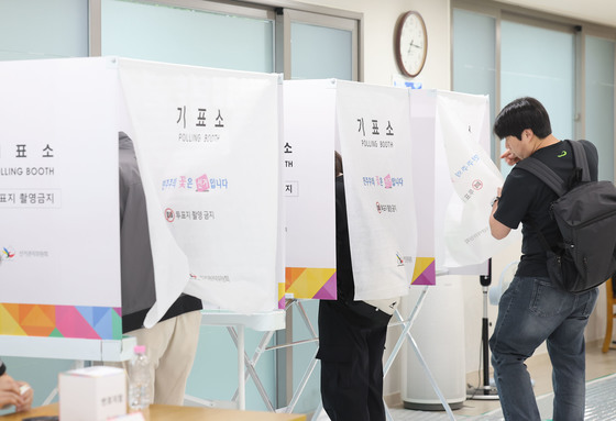 [투표율] 오전 9시 광주 4.8%…8회 지선보다 1.4% 높아