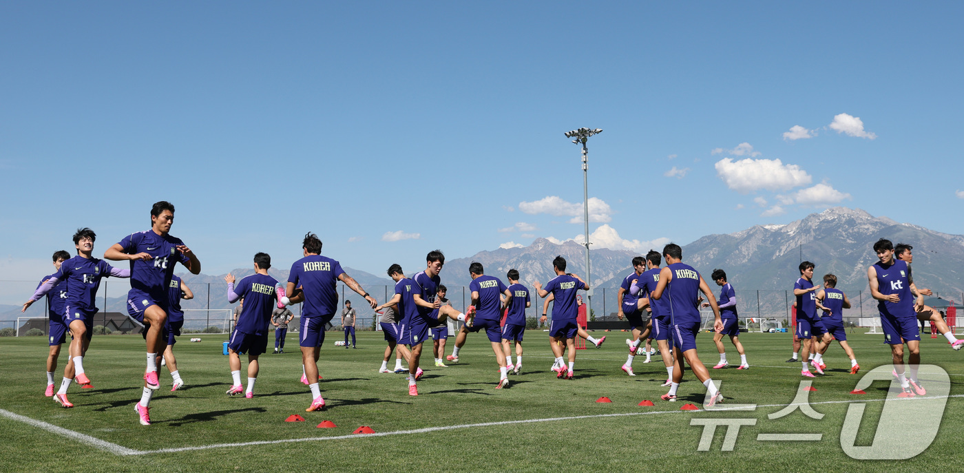 (헤리먼(유타주)=뉴스1) 임세영 기자 = 대한민국 축구대표팀 선수들이 2일(현지시간) 미국 유타주 헤리먼에 위치한 자이언스뱅크 트레이닝센터에서 훈련을 하고 있다. 2026.6.3 …