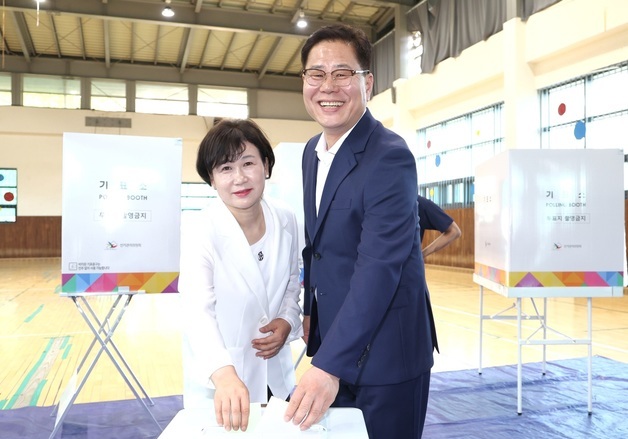 투표하는 조지훈 후보