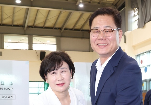 투표하는 조지훈 민주당 전주시장 후보