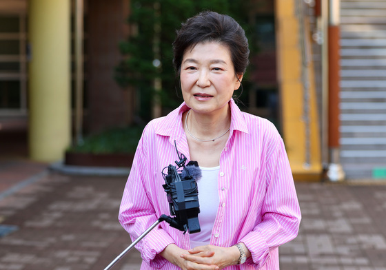 투표 마친 박근혜 전 대통령