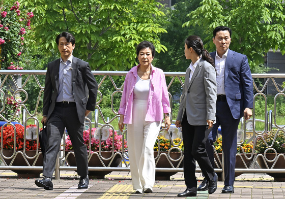 투표소 향하는 박근혜