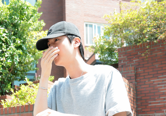 투표소 나서는 방탄소년단 진