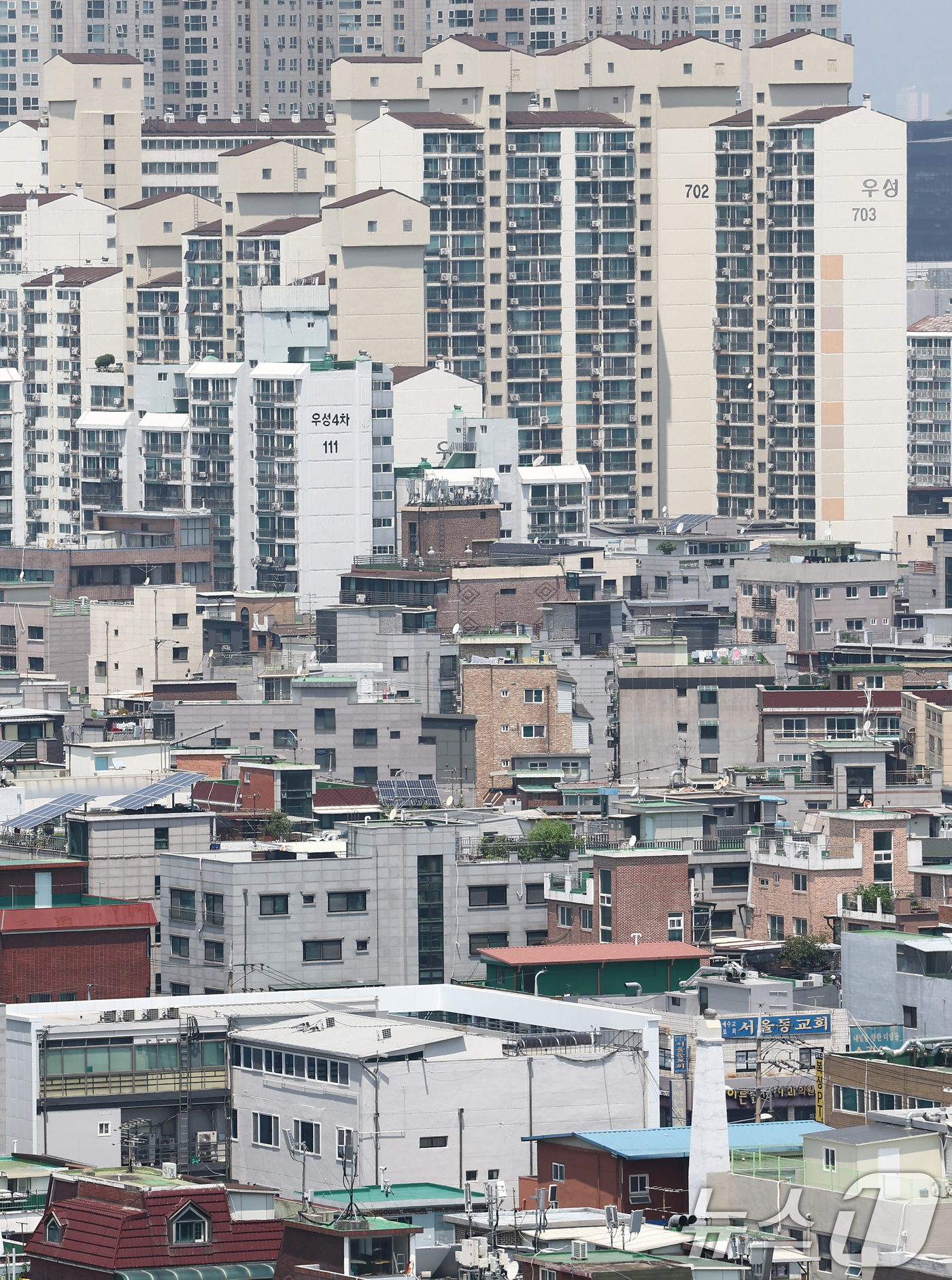 (서울=뉴스1) 김민지 기자 = 서울의 빌라(연립·다세대) 전월세 거래량이 늘고 계약갱신청구권 사용 비중도 높아진 것으로 나타났다.3일 국토교통부 실거래가 통계에 따르면 올해 1~ …