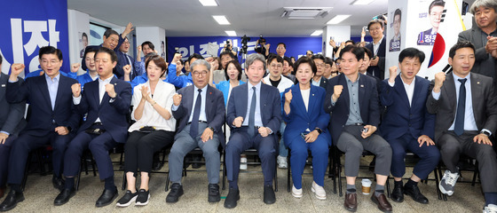 출구조사 결과 51.4%, 기뻐하는 정원오 캠프