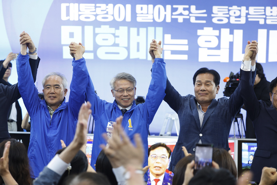 '전국서 가장 큰 격차' 전남광주시장 출구조사 발표에 희비교차