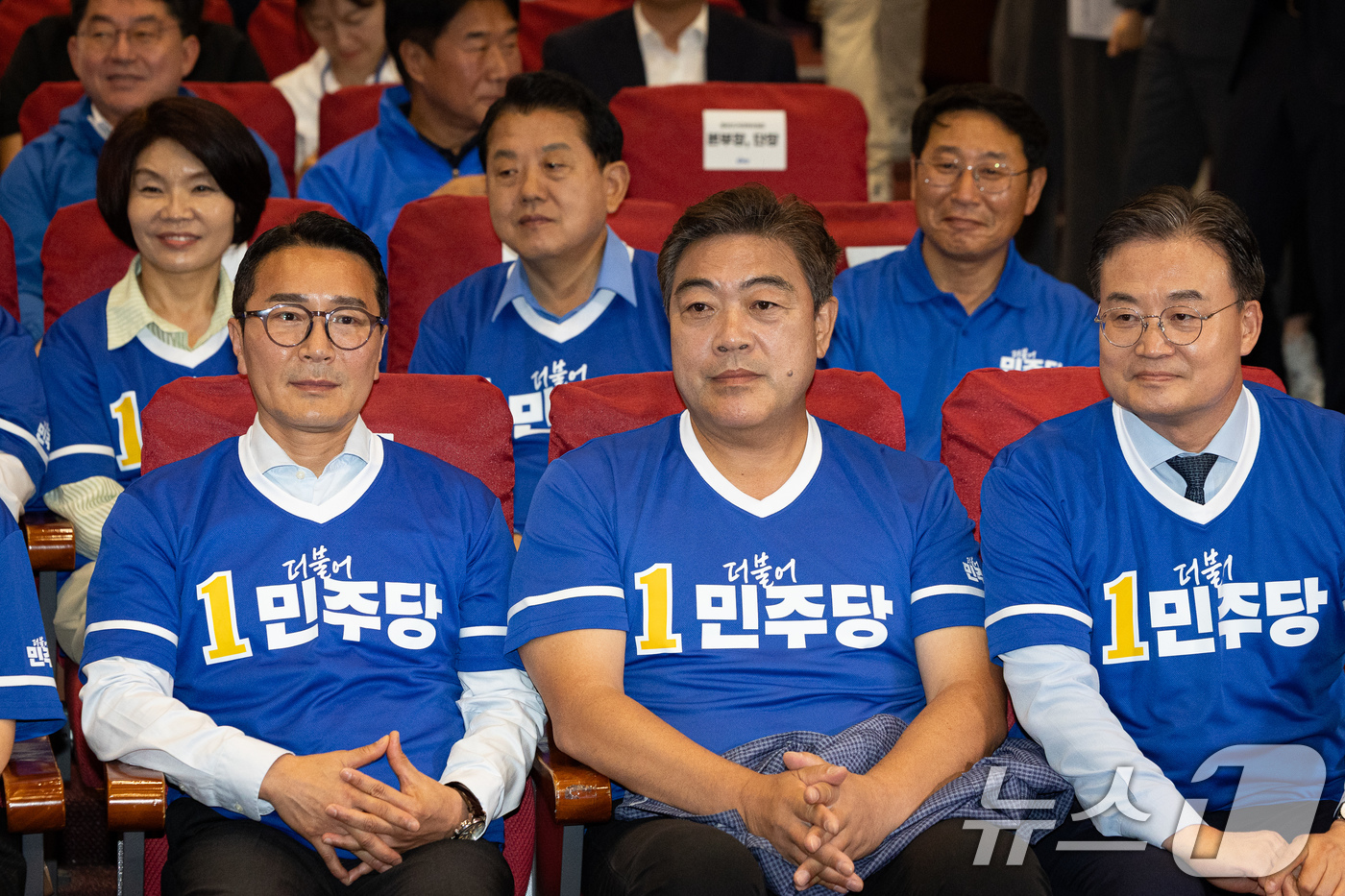 (서울=뉴스1) 유승관 기자 = 더불어민주당 골목골목유세단장을 맡은 배우 이원종이 3일 서울 여의도 국회 의원회관에 마련된 제9회 전국동시지방선거 및 국회의원 재보궐 선거 개표종합 …