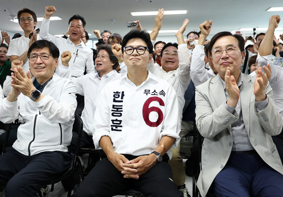 밝은 표정의 한동훈 후보