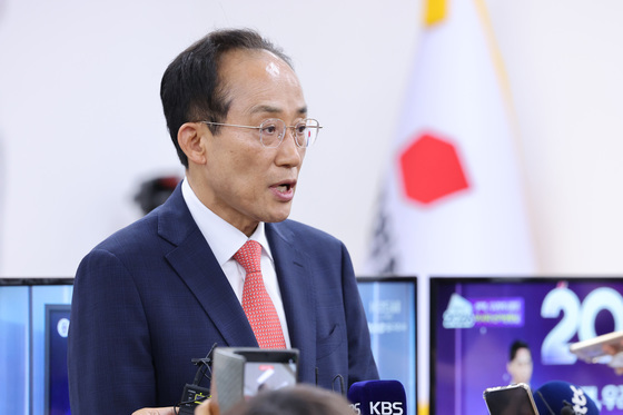 답변하는 추경호 후보