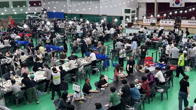 개표 시작된 최남단 제주