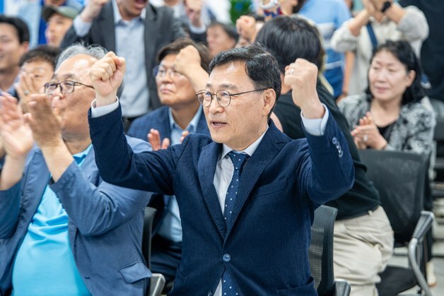 정근식 서울시교육감 당선…첫 일정은 현충원 참배·교육청 출근